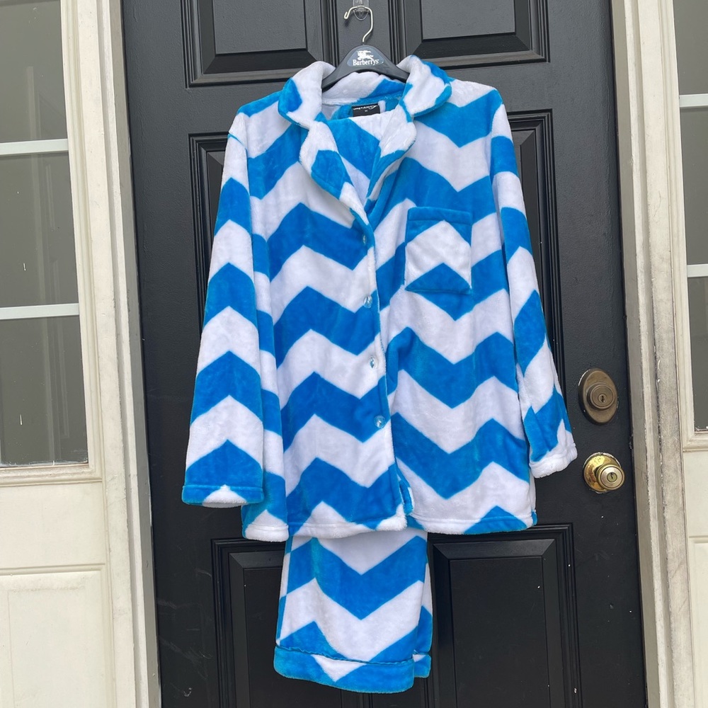 Soft and cozy pajamas set size 2X